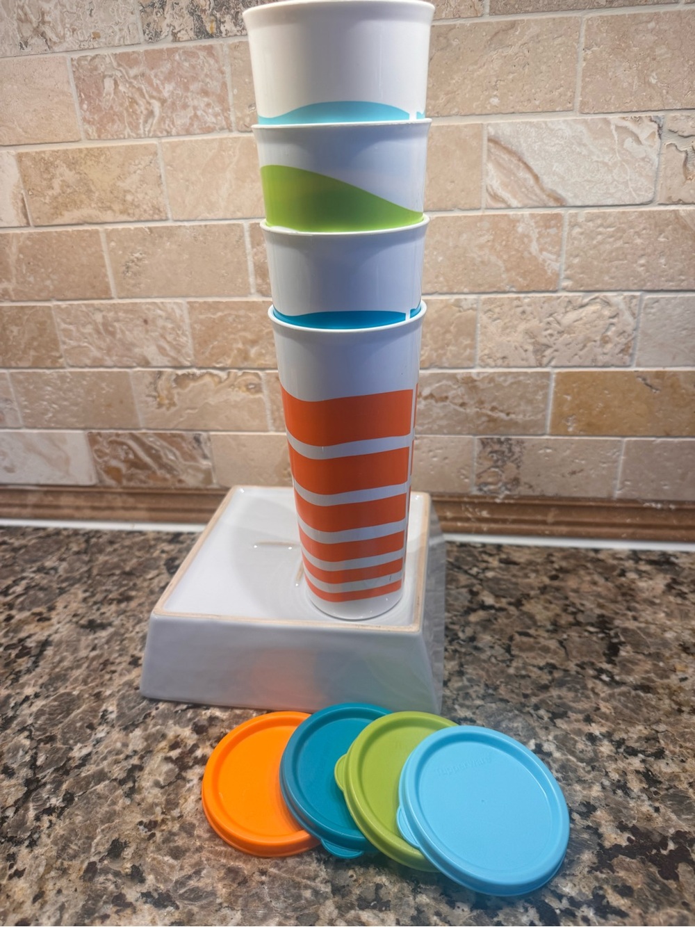 VINTAGE Tupperware Tall Cups Set in Orange, Lime Green, Teal, Light Blue w/ Lids - Picture 5 of 5